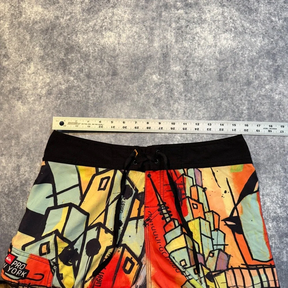 Vintage Quiksilver Pro New York‎ Board Shorts Mens 31 Graffiti Art Swim Trunks